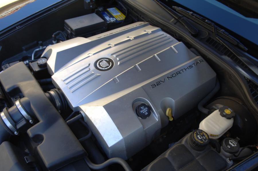  Cadillac XLR Roadster 2004 года  (фото 79 из 128)